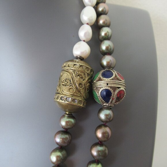 VTG Real Pearls Hand Tied Two Tone w/ Ancient Engrave Metal Beads Extra Long 51" - Picture 12 of 14